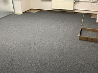 Укладка ковровой плитки на клей